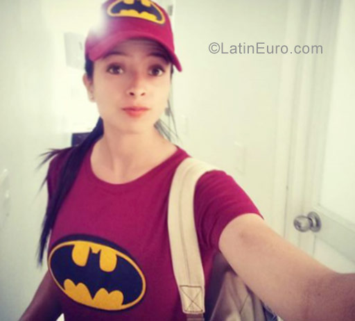 Date this voluptuous Colombia girl Mayra from Tulua CO22415