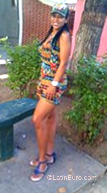 Date this charming Venezuela girl Natacha from Caracas VE973