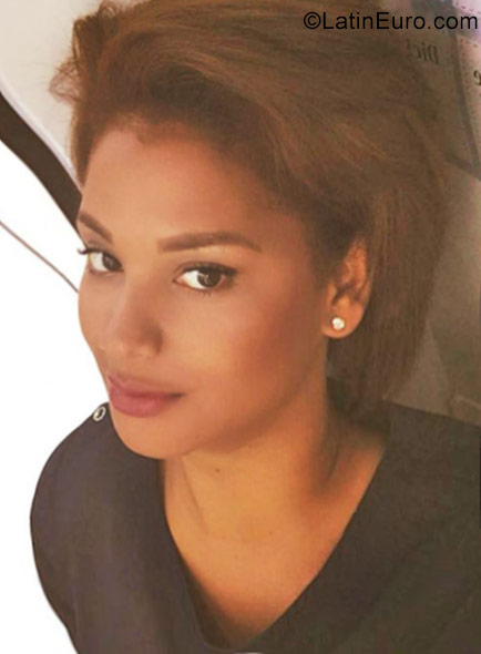 Date this lovely Colombia girl Kely from Cartagena CO22424