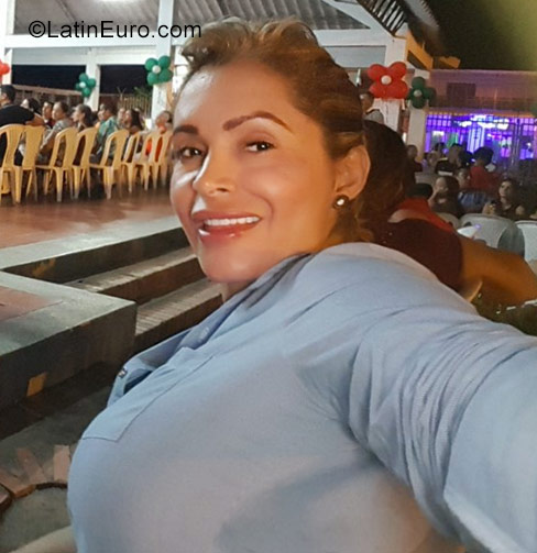 Date this sultry Colombia girl Edri from Cucuta CO22434