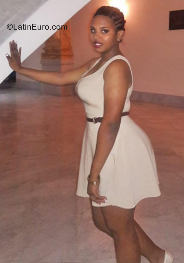 Date this passionate Cuba girl Daniela from Havana CU126
