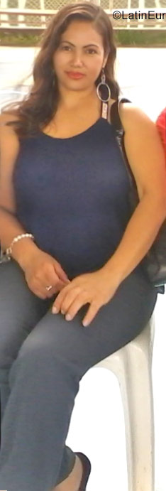 Date this voluptuous Peru girl Nadia from Lima PE1141