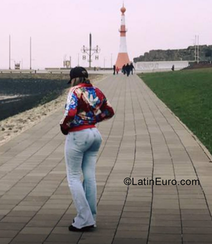 Date this sensual Germany girl Camila from Bremen DE441