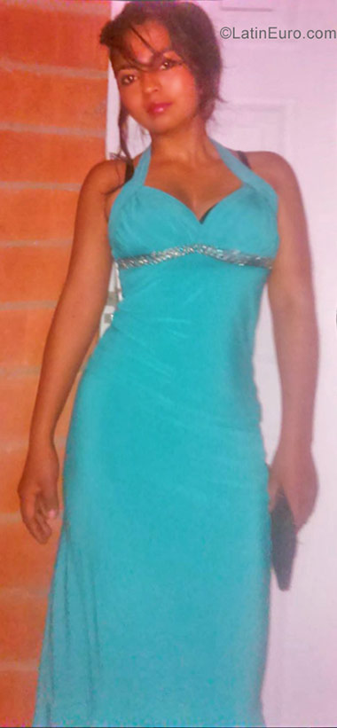 Date this hard body Colombia girl Jennyfer from Bogota CO22538
