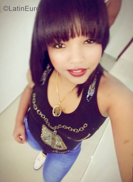 Date this tall Dominican Republic girl Miriel garci from Santiago DO30503