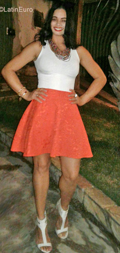 Date this attractive Brazil girl Alessandra from Belo Horizonte BR10325