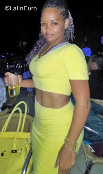 Date this sultry Cuba girl Lisandra from Ciego De Avila CU136