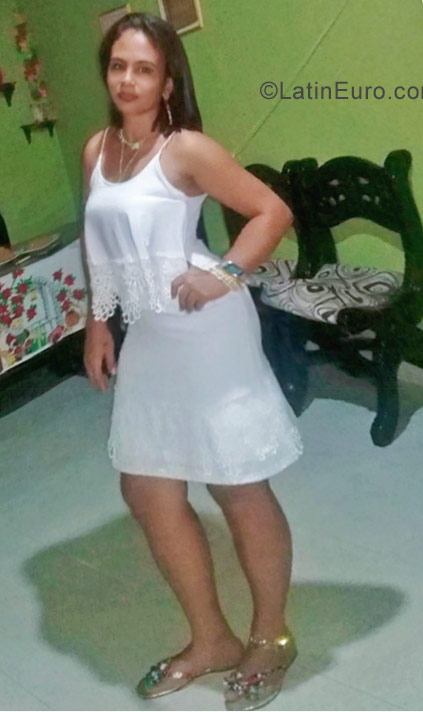 Date this georgeous Colombia girl Sandi from Valledupar CO22613