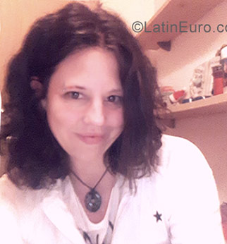 Date this good-looking Austria girl Kiki from Haiming AT58