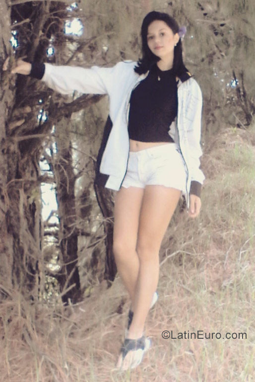 Date this sultry Venezuela girl Jenny from Caracas VE1056