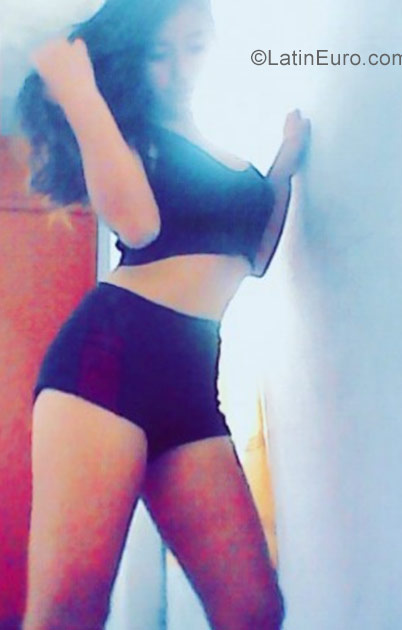 Date this fun Peru girl Yerelden from Lima PE1157