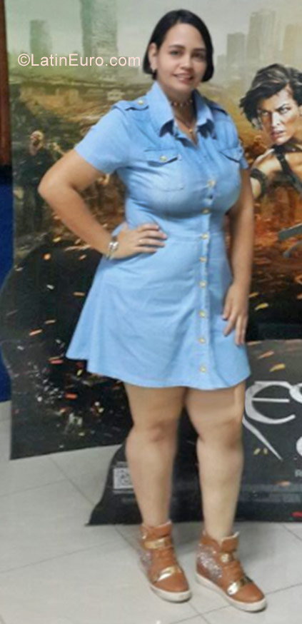 Date this sultry Venezuela girl Andrea from Maracay VE1067