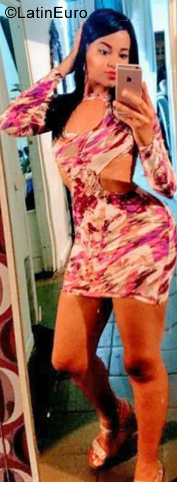 Date this hot Dominican Republic girl Malika from Santo Domingo DO30693