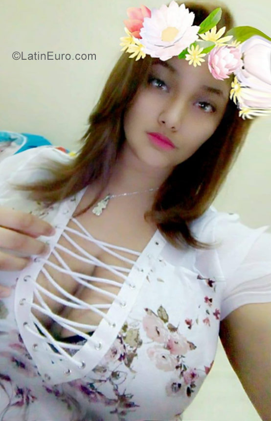 Date this delightful Dominican Republic girl Alandra from Azua DO30707