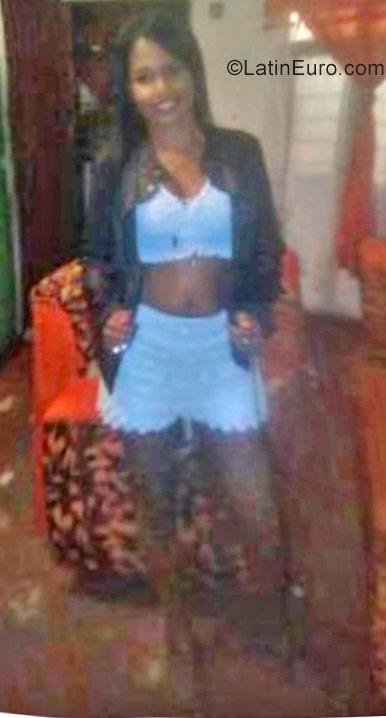 Date this lovely Colombia girl Ana from Cali CO22748