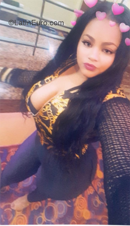 Date this hard body Dominican Republic girl Andrea from Santo Domingo DO30798