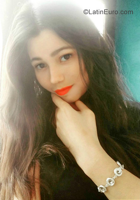 Date this funny Venezuela girl Yenifer from San Cristobal VE1111