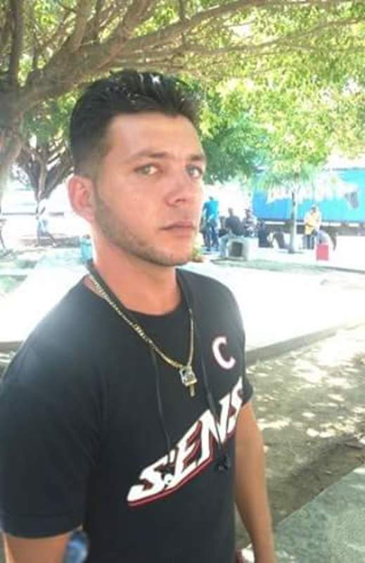 Date this funny Cuba man Hanyer from Santiago De Cuba CU170