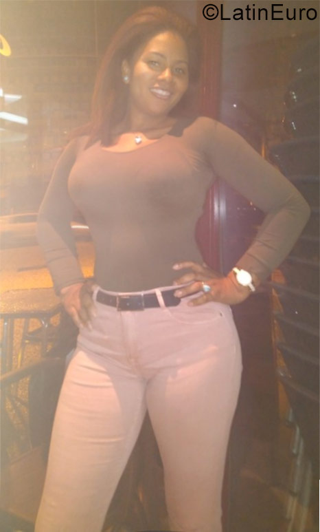 Date this pretty Dominican Republic girl Latina from Santo Domingo DO30833