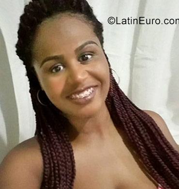 Date this nice looking Brazil girl Thamires from Rio de Janeiro BR10371