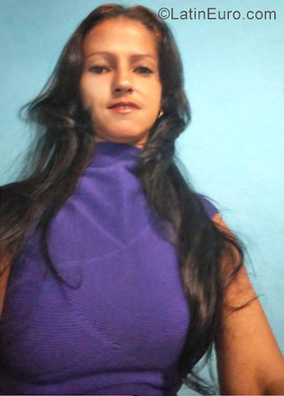 Date this passionate Cuba girl Duran from La Habana CU174