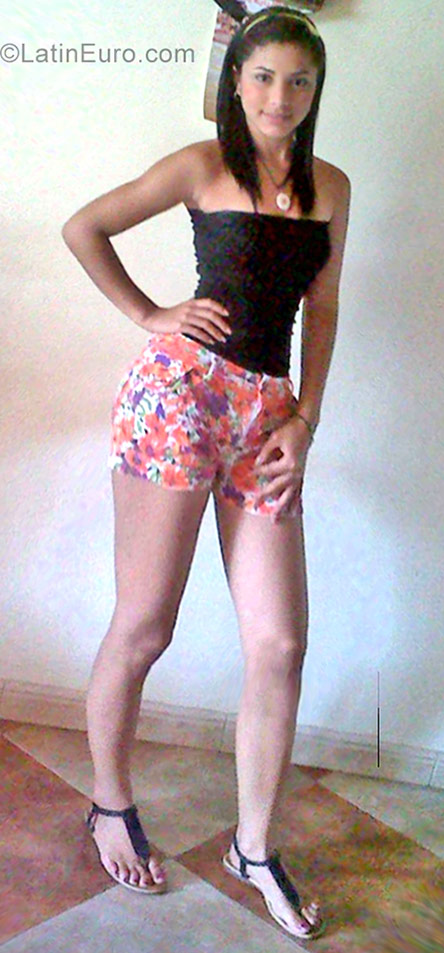 Date this gorgeous Venezuela girl Magally from Caracas VE1120