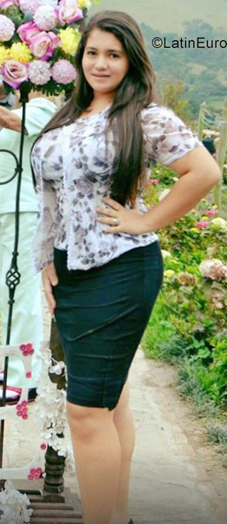 Date this attractive Venezuela girl Madelen from Caracas VE1123