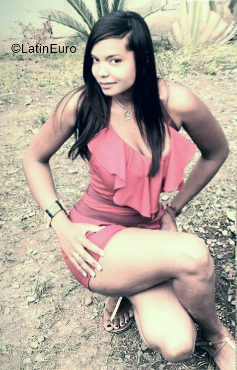 Date this attractive Dominican Republic girl Estefani from La Vega DO30858