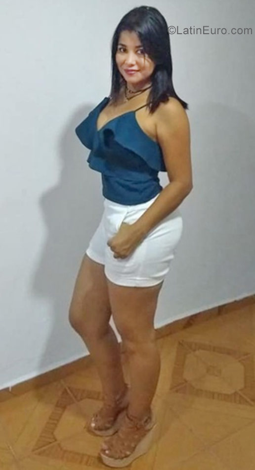 Date this fun Colombia girl Maria from Barranquilla CO22855