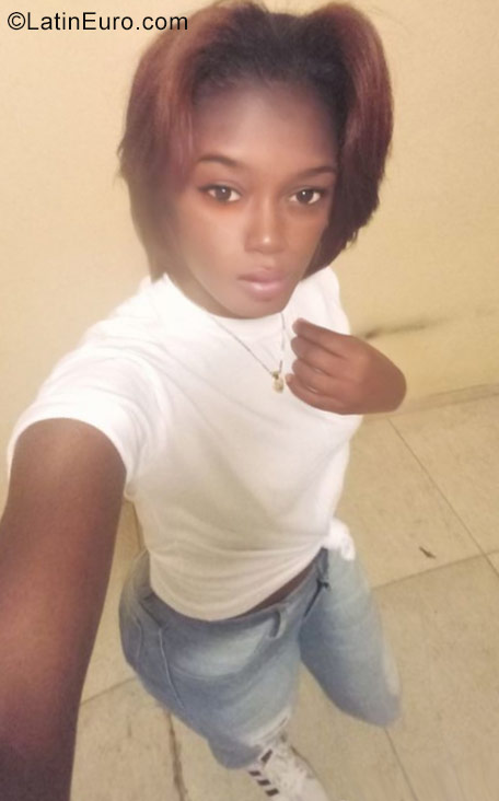 Date this young Dominican Republic girl MAIRA from San Pedro De Macoris DO30897