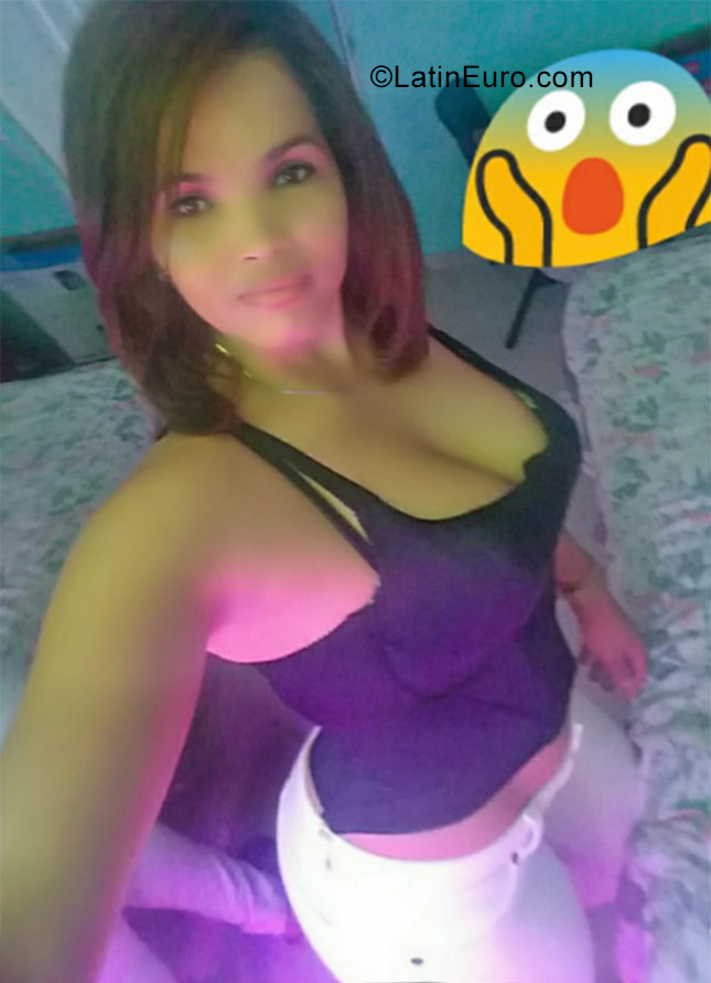 Date this hot Dominican Republic girl Marleny from Santo Domingo DO30899