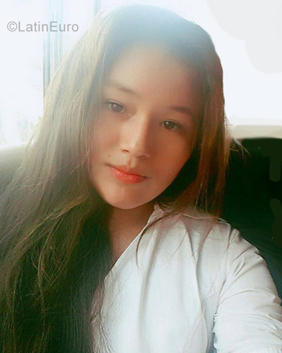 Date this delightful Bolivia girl Elisa from Santa Cruz BO26