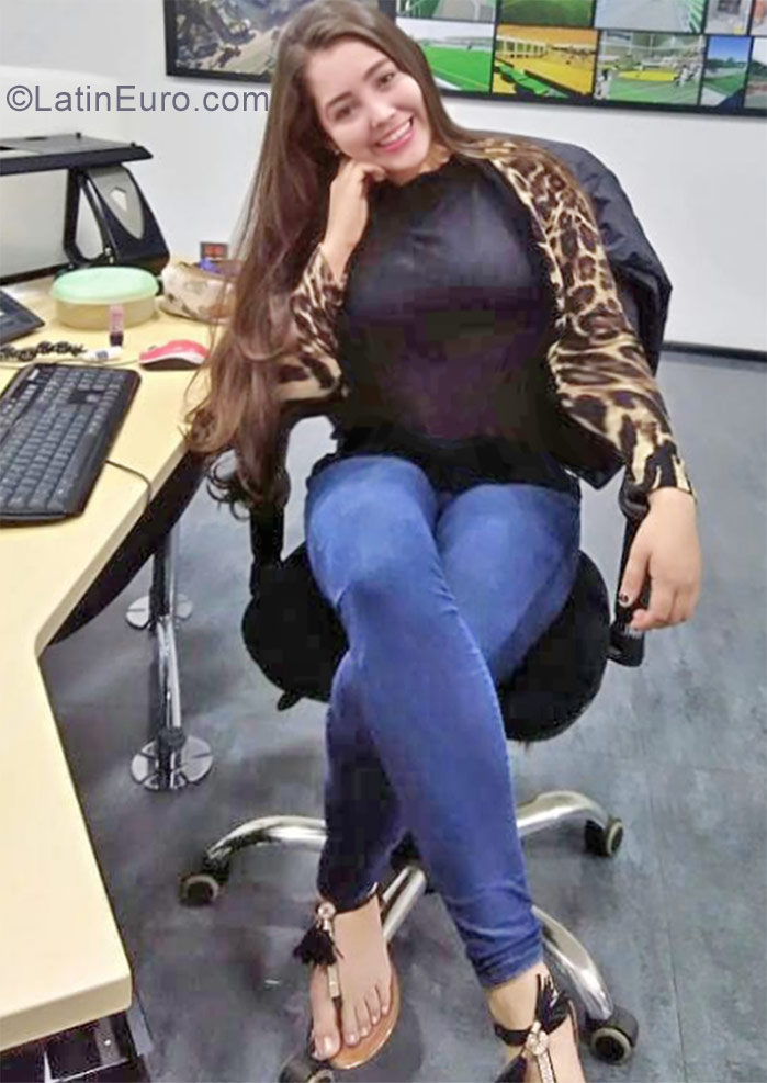 Date this passionate Colombia girl Liseth from Bogota CO22894