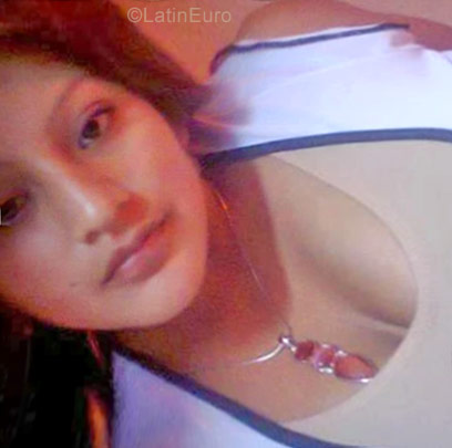 Date this delightful Peru girl Dina from Huancayo PE1182