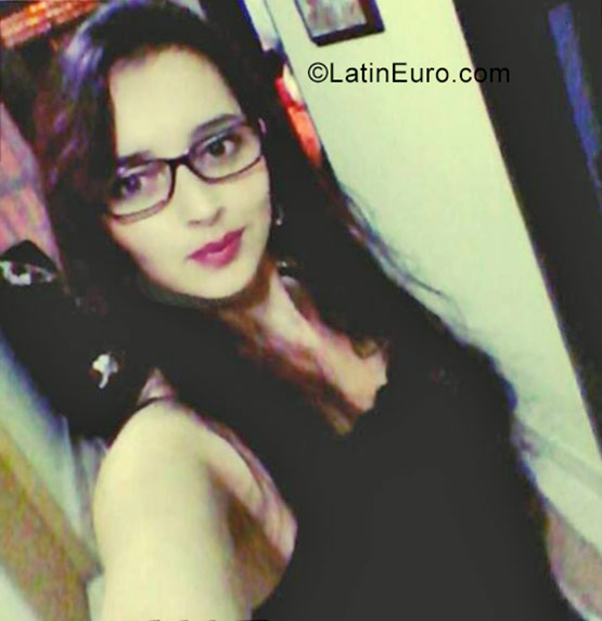 Date this gorgeous Colombia girl Cindy from Medellin CO22914