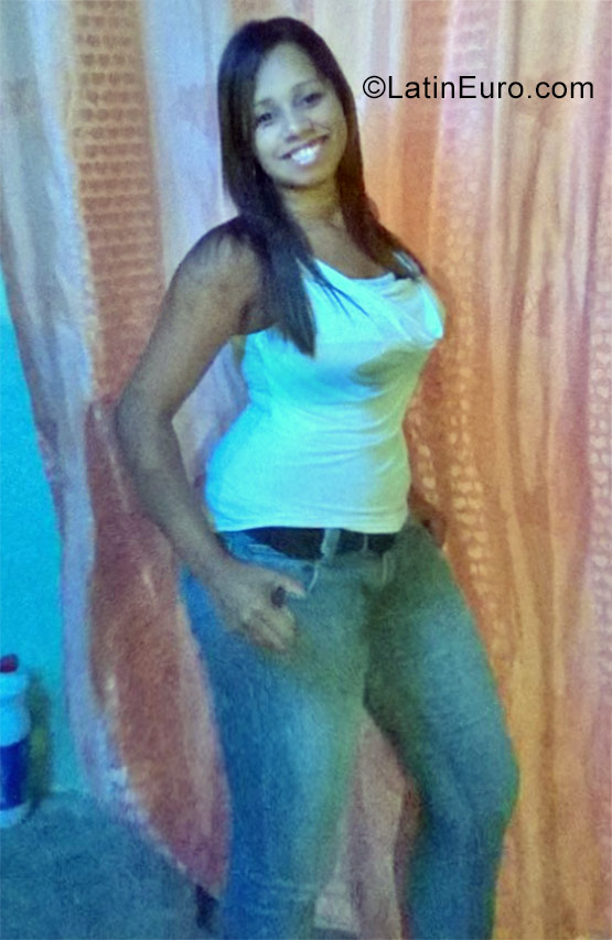 Date this funny Venezuela girl Yasmin from Caracas VE1179