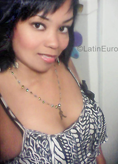 Date this gorgeous Venezuela girl Carla from Maracaibl VE1180