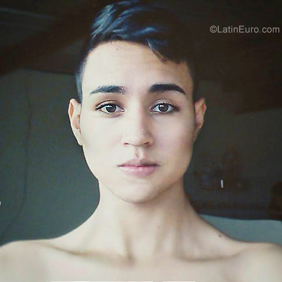 Date this exotic Colombia man Gummi from Cali CO22938