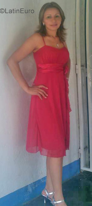 Date this hard body Venezuela girl Elizabeth from Barinas VE1202