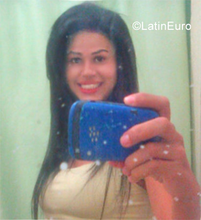 Date this happy Venezuela girl Narvisa from Caracas VE1205