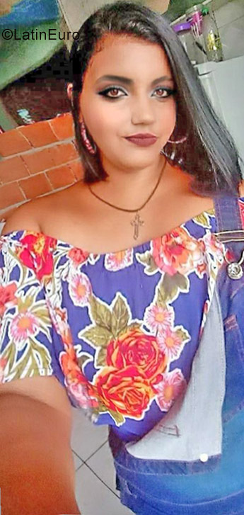 Date this athletic Brazil girl Ana from Rio de Janeiro BR10387