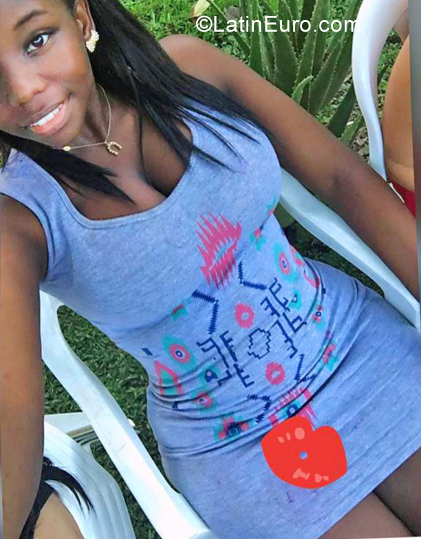 Date this delightful Colombia girl Pamela from Cali CO22995