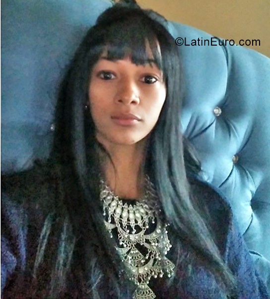 Date this fun Dominican Republic girl Nisam from Santo Domingo DO31030