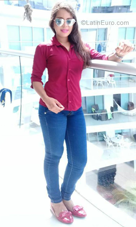 Date this pretty Colombia girl Niko from Cartagena CO23012
