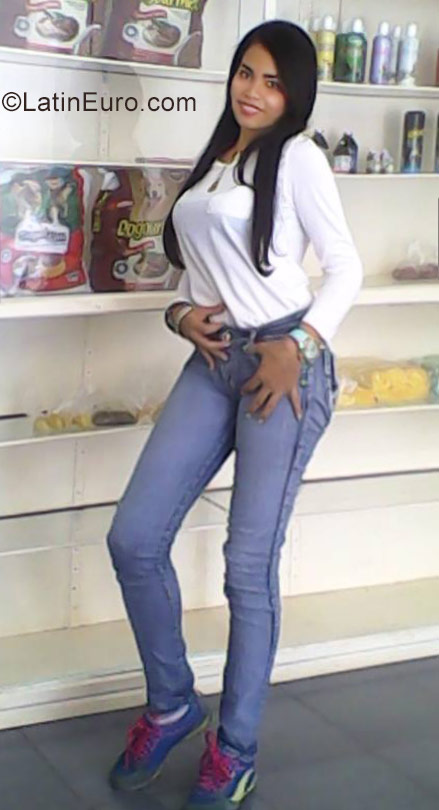 Date this happy Venezuela girl Rody from Anaco VE1229