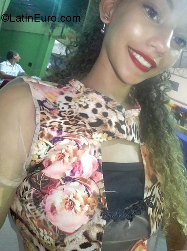 Date this exotic Brazil girl Kah from Manaus BR10391