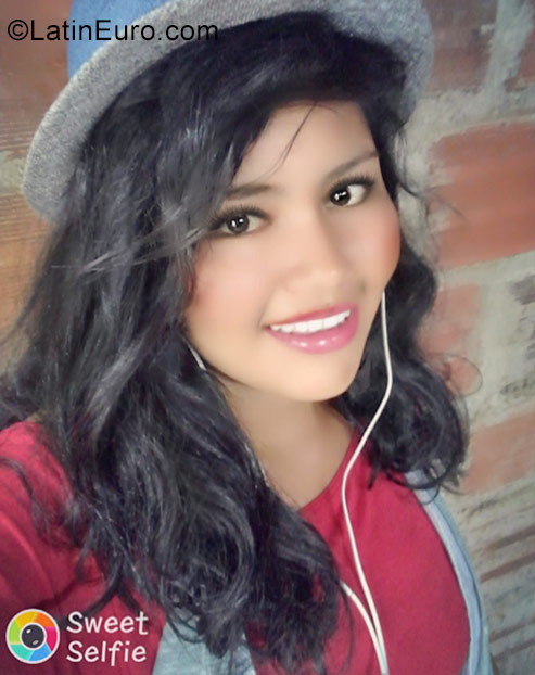 Date this georgeous Colombia girl Nikol from Bucaramanga CO23015