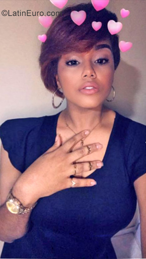 Date this sensual Dominican Republic girl Solanyi from San Francisco De Macoris DO31044