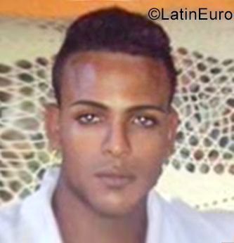 Date this young Cuba man Osvaldo from Havana CU193