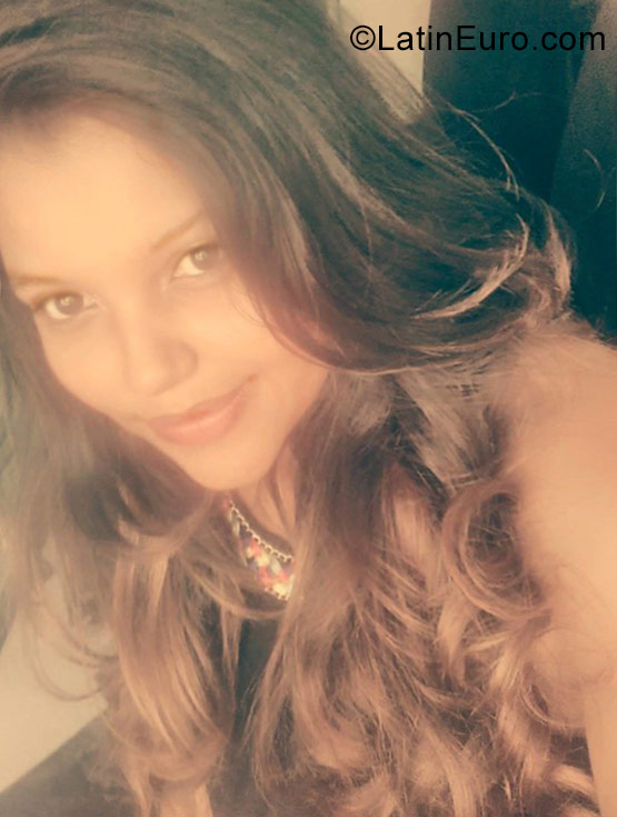 Date this athletic Colombia girl Paola from San Gil CO23028